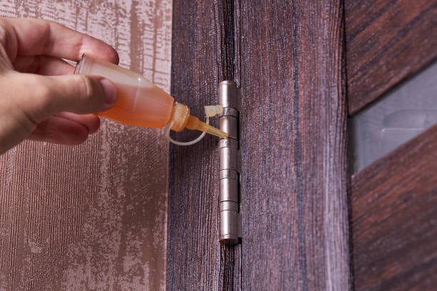 how to stop squeaky door hinges