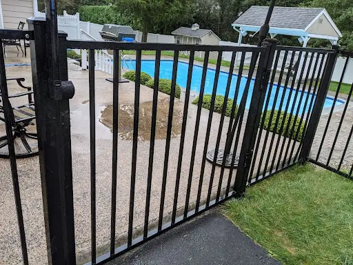 Waterson pool gate self closing hinges