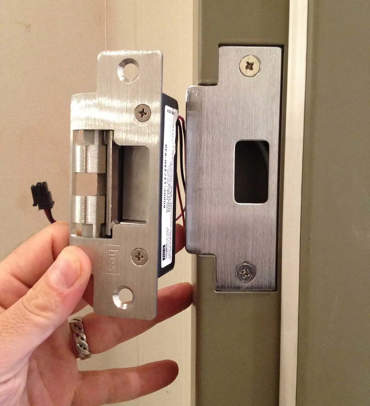 types of door locks: electric strike locks