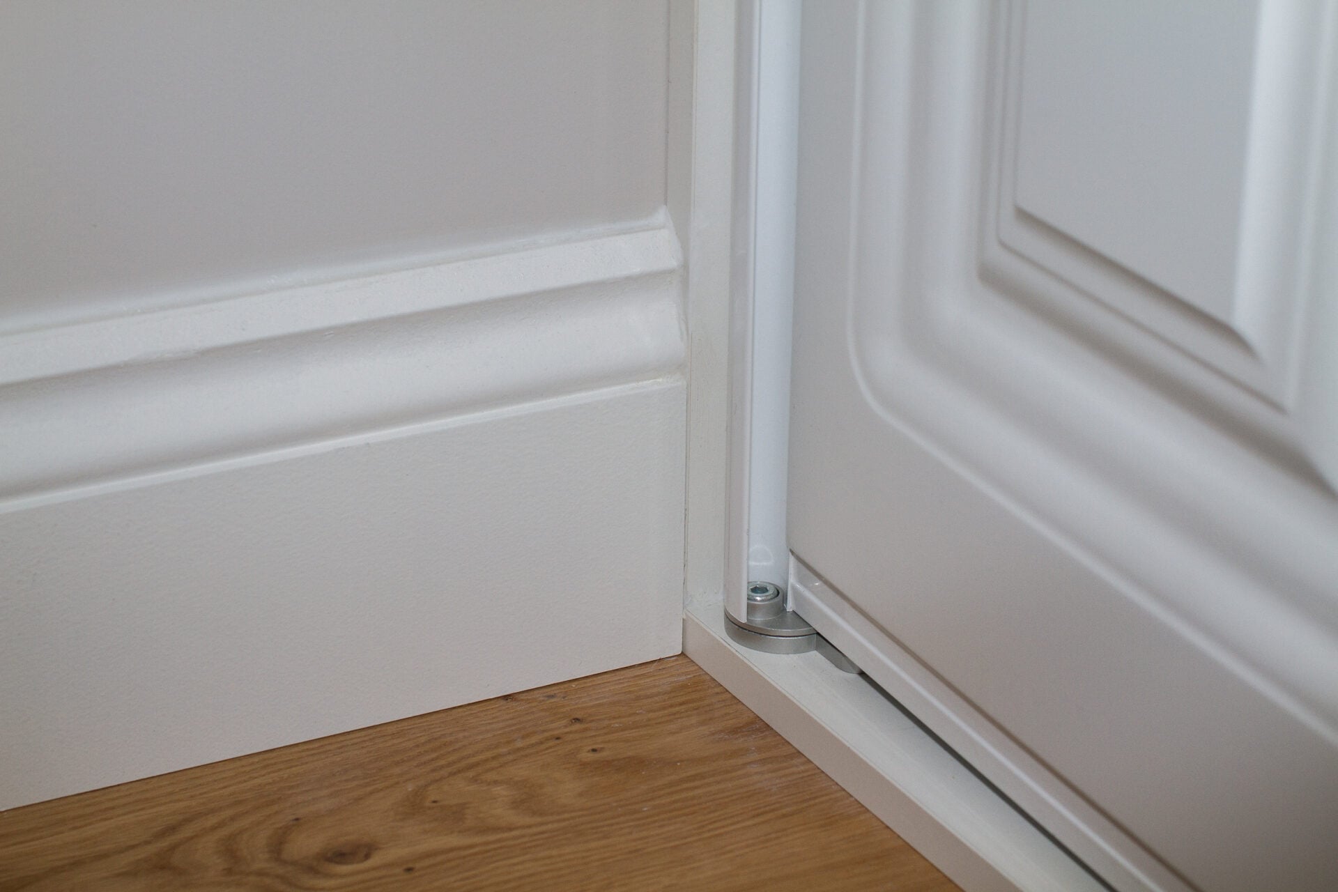 interior floor closer