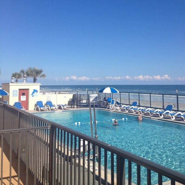 Tips to Select Pool Gate Closers with SelfClosing Feature